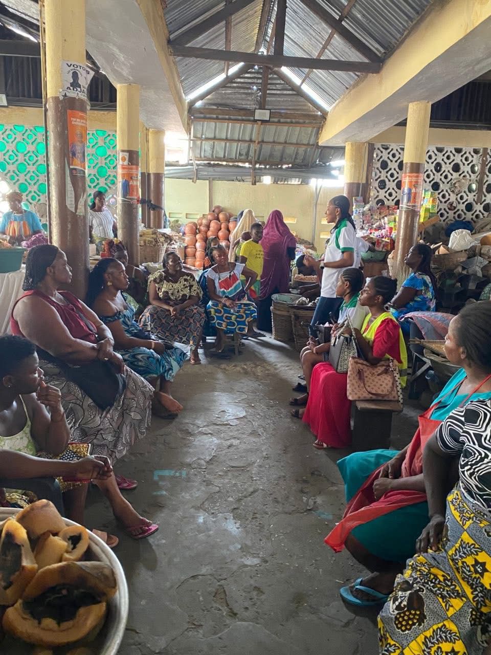 Sensibilisation sur les cancers féminins au marché d’Amoutivé